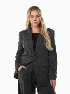 Blazer com riscas diplomáticas