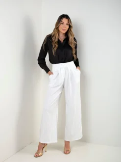 Calças wide leg riscas diplomáticas