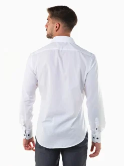 Camisa branca com símbolo