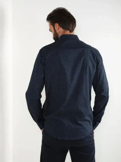 Camisa clássica azul marinho com padrão