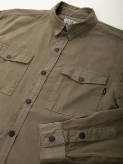 Camisa em sarja verde tropa