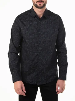 Camisa preta com padrão
