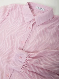 Camisa semitransparente com padrão
