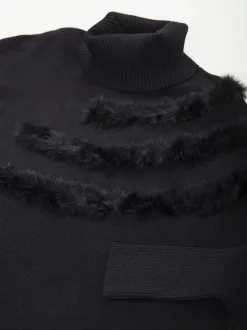 Camisola larga preta de malha com pelo