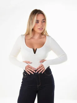 Camisola malha com detalhe dourado