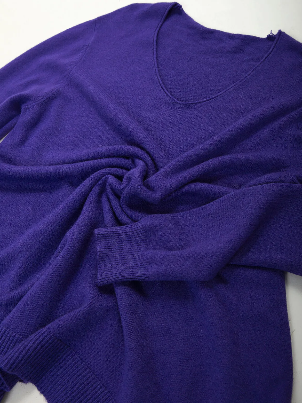 Camisola malha fluída em V