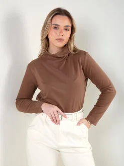 Camisola polar fina com gola alta