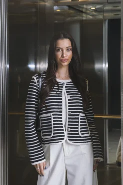 Cardigan às riscas com bolsos