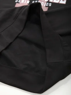 Hoodie preta com estampado