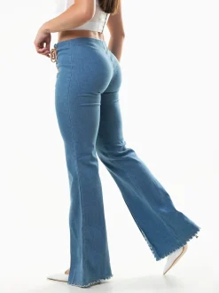 Jeans flare com aberturas
