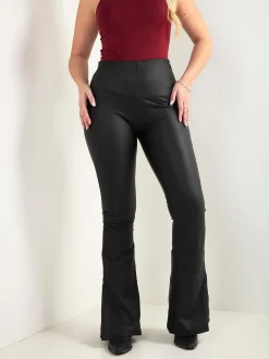 Leggings efeito pele à boca de sino
