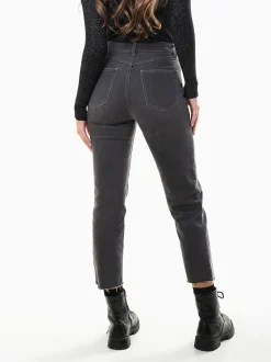 Mom jeans cinza base desfiada