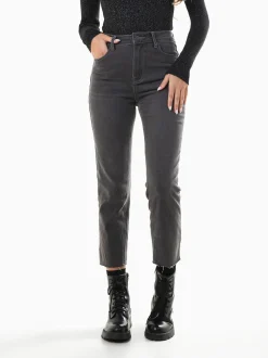 Mom jeans cinza base desfiada