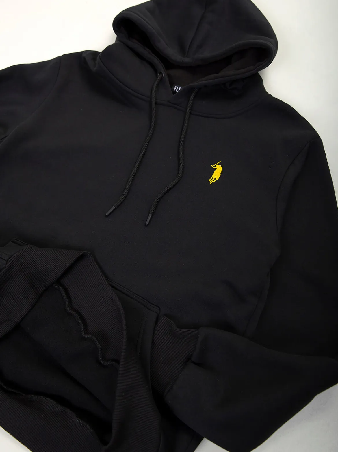 Sweatshirt capuz cardada com bordado