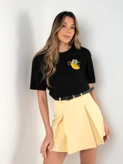 T-shirt com estampado e aplicações