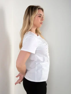 T-shirt com pérolas e estampado