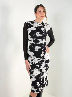 Vestido midi justo em malha animal print